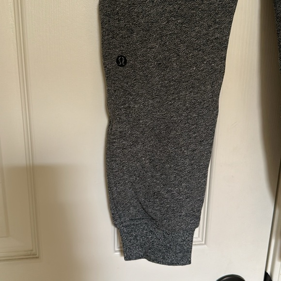 Like new Lululemon joggers - Picture 3 of 6